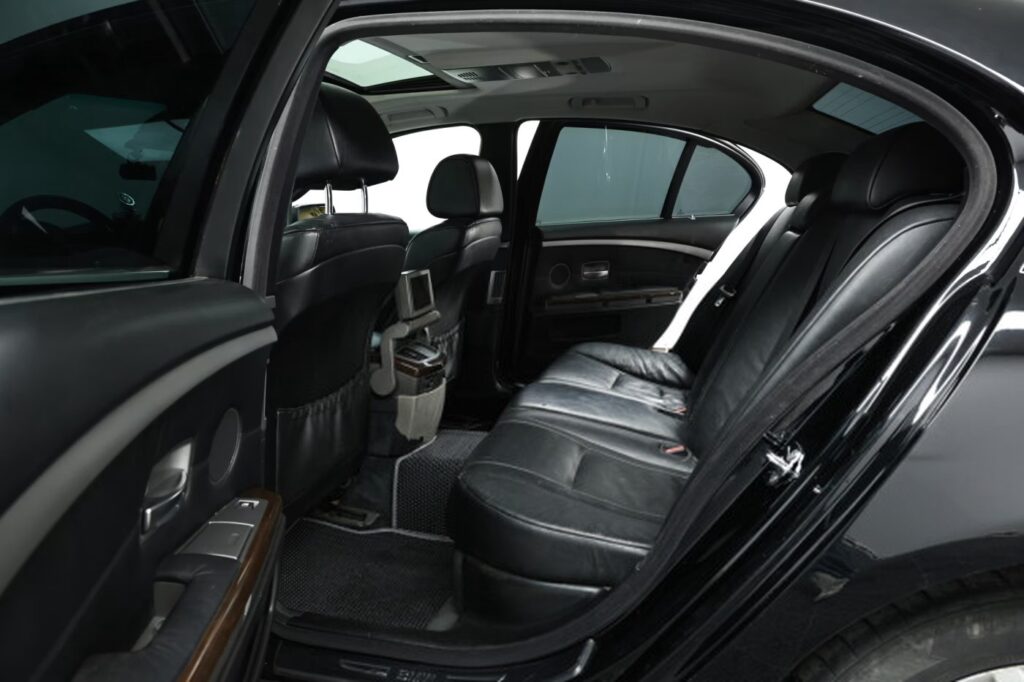 BMW 7 серия E65