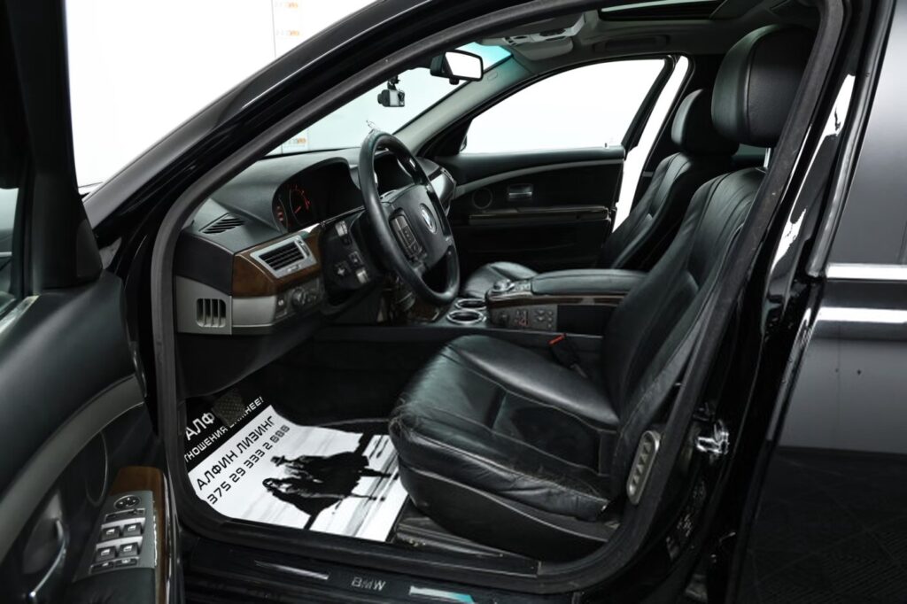 BMW 7 серия E65
