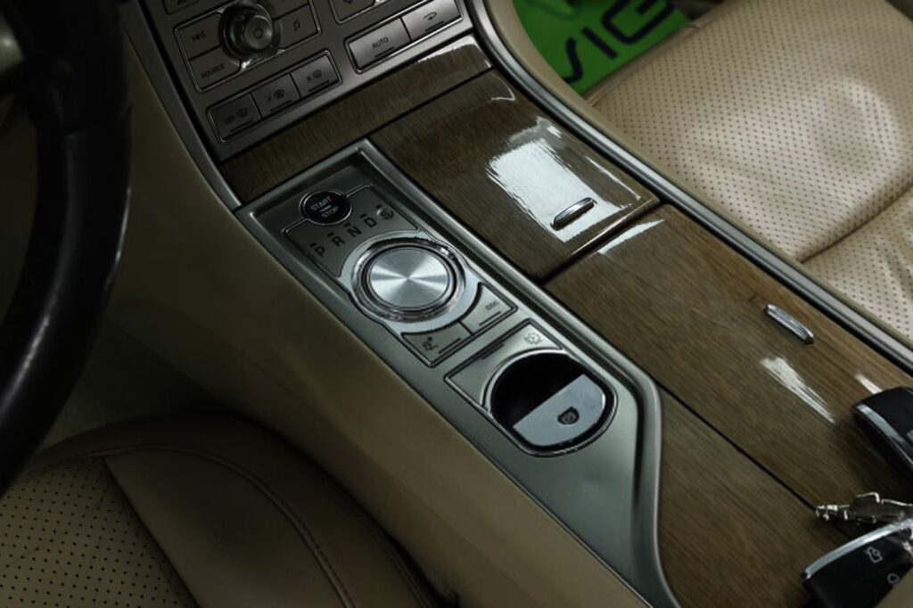 Jaguar XF X250