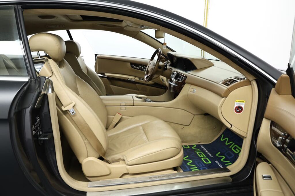Mercedes-Benz CL C216