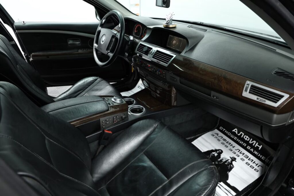 BMW 7 серия E65