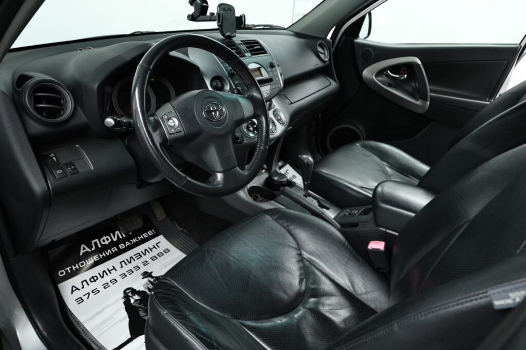 Toyota RAV4 III (XA30)