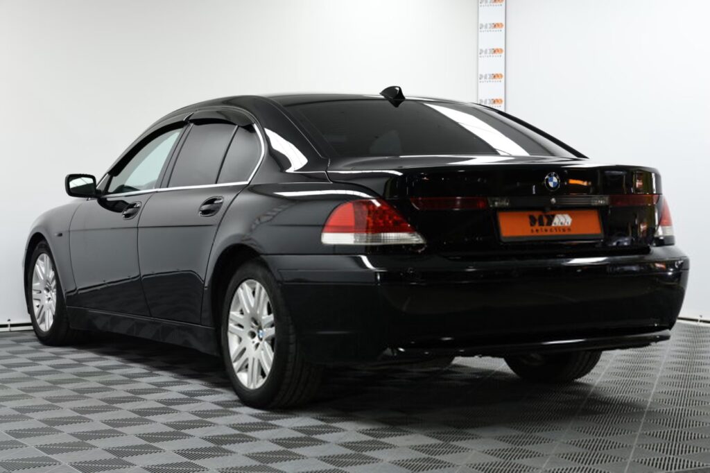 BMW 7 серия E65