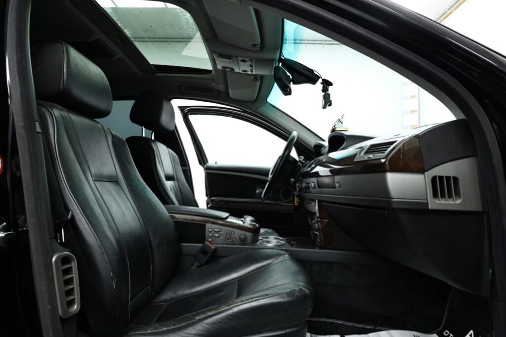 BMW 7 серия E65