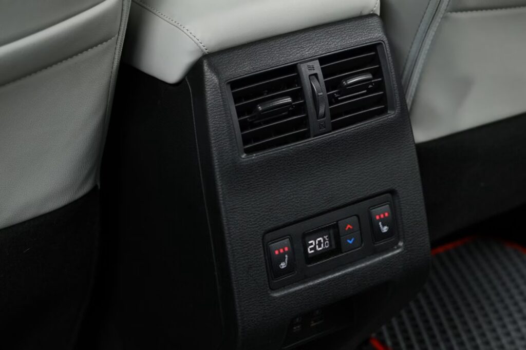 Mitsubishi Outlander IV
