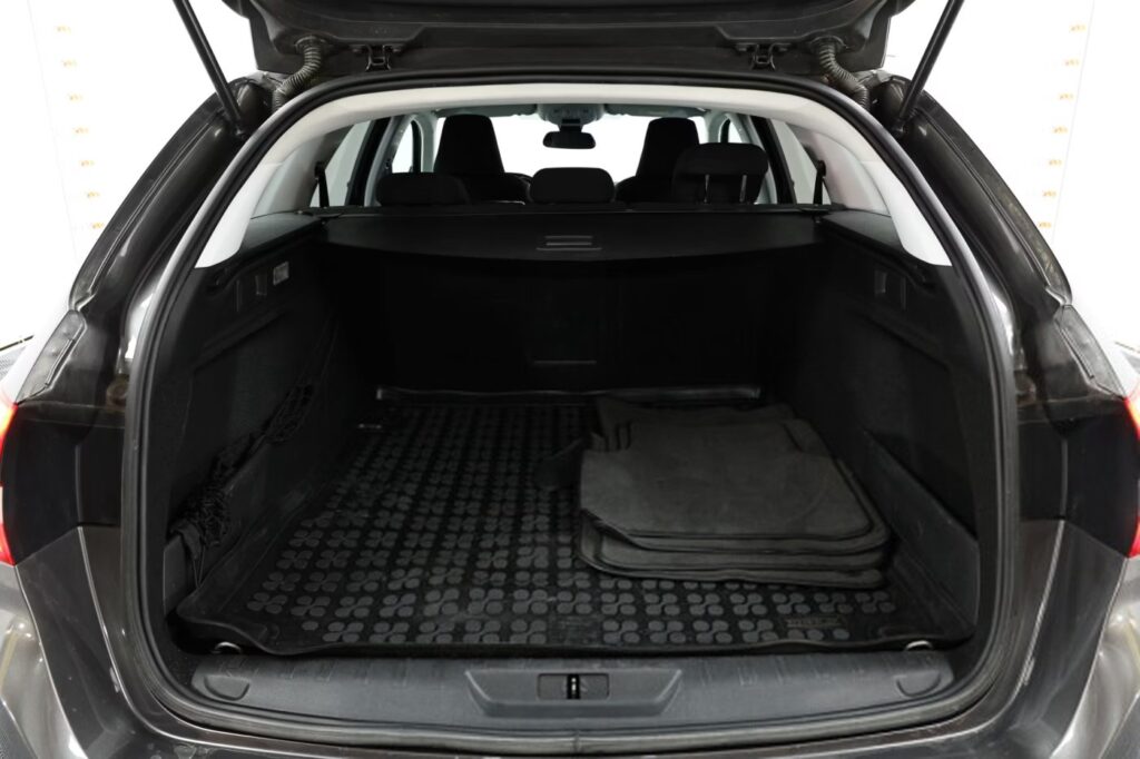 Peugeot 308 T9 · Рестайлинг