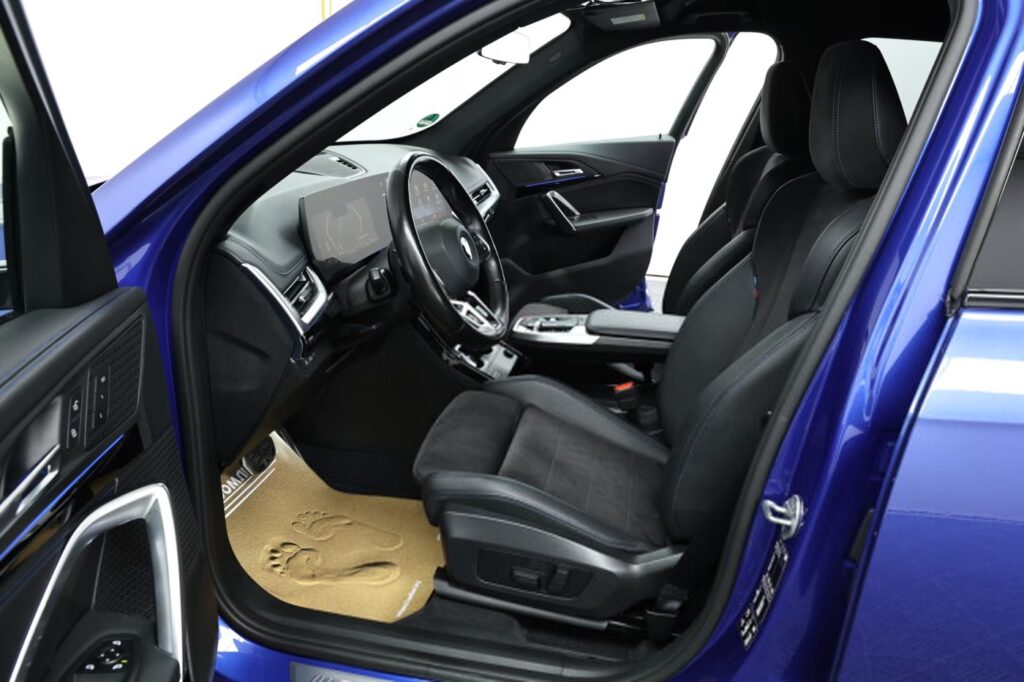 BMW X1 U11