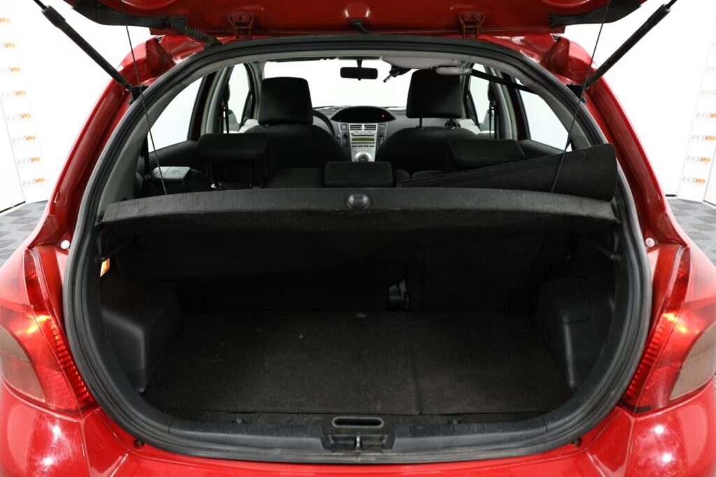 Toyota Yaris II (XP9)