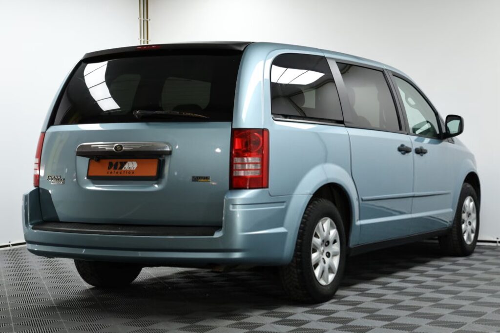Chrysler Town and Country V
