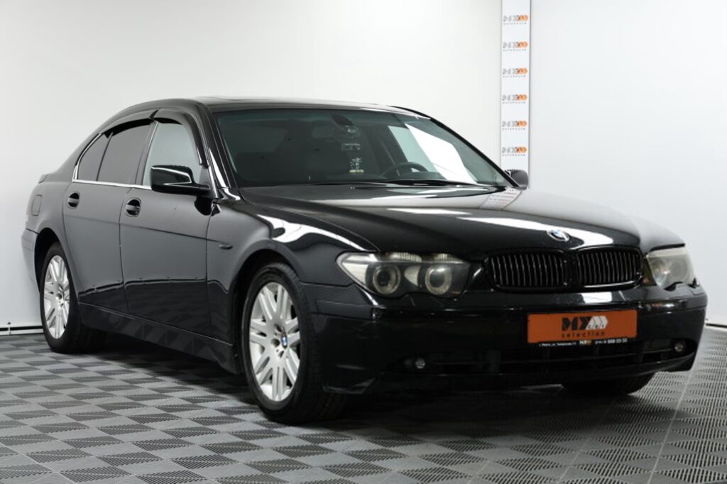 BMW 7 серия E65