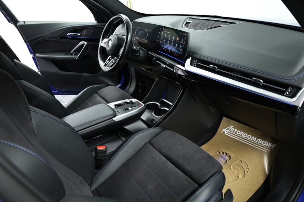 BMW X1 U11