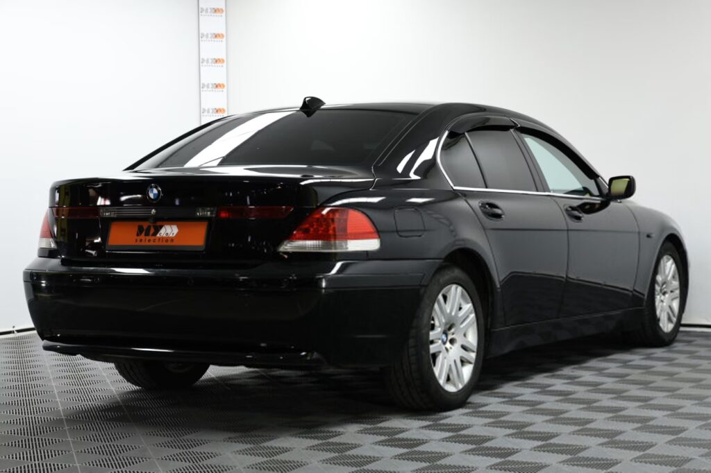 BMW 7 серия E65