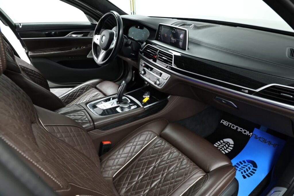 BMW 7 серия G11 · Рестайлинг
