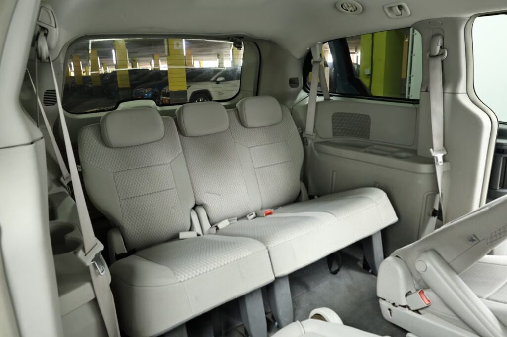 Chrysler Town and Country V