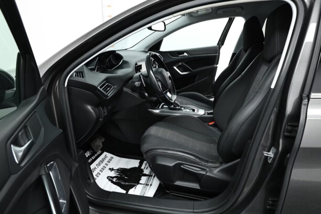 Peugeot 308 T9 · Рестайлинг