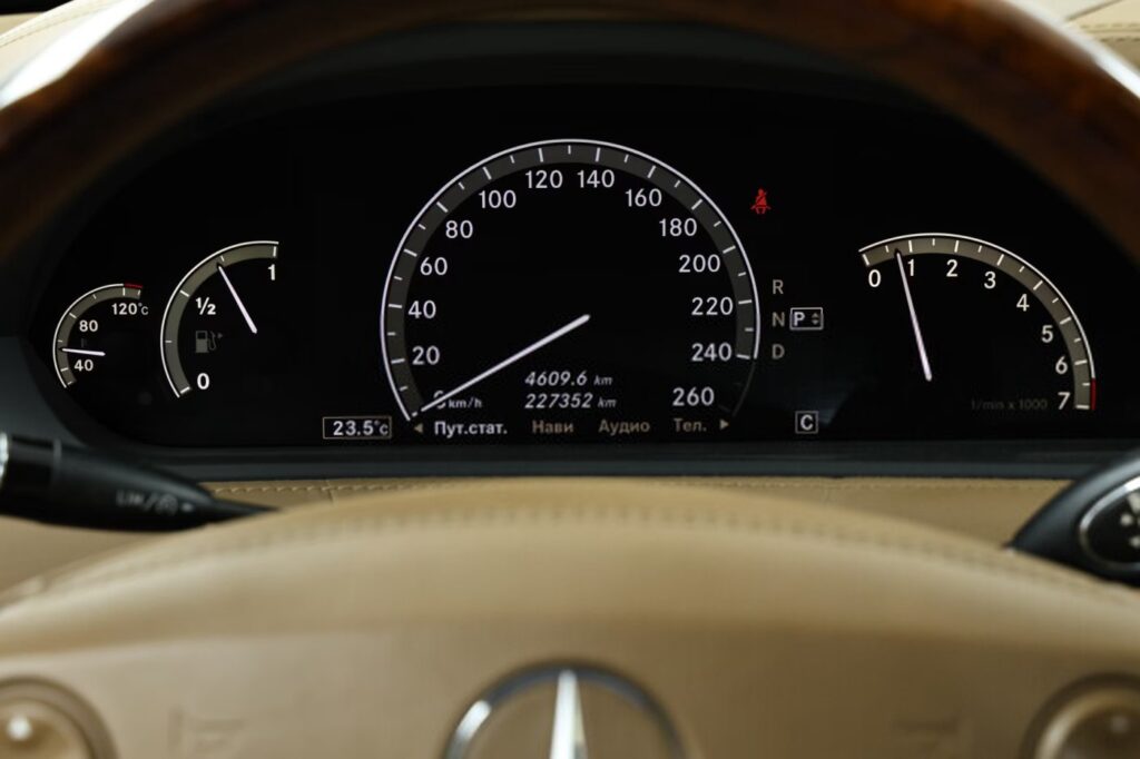 Mercedes-Benz CL C216