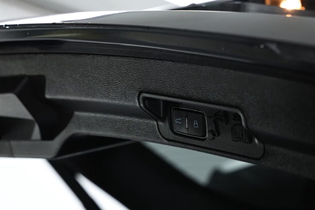Ford Explorer VI