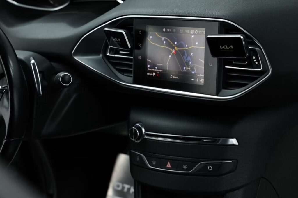 Peugeot 308 T9 · Рестайлинг
