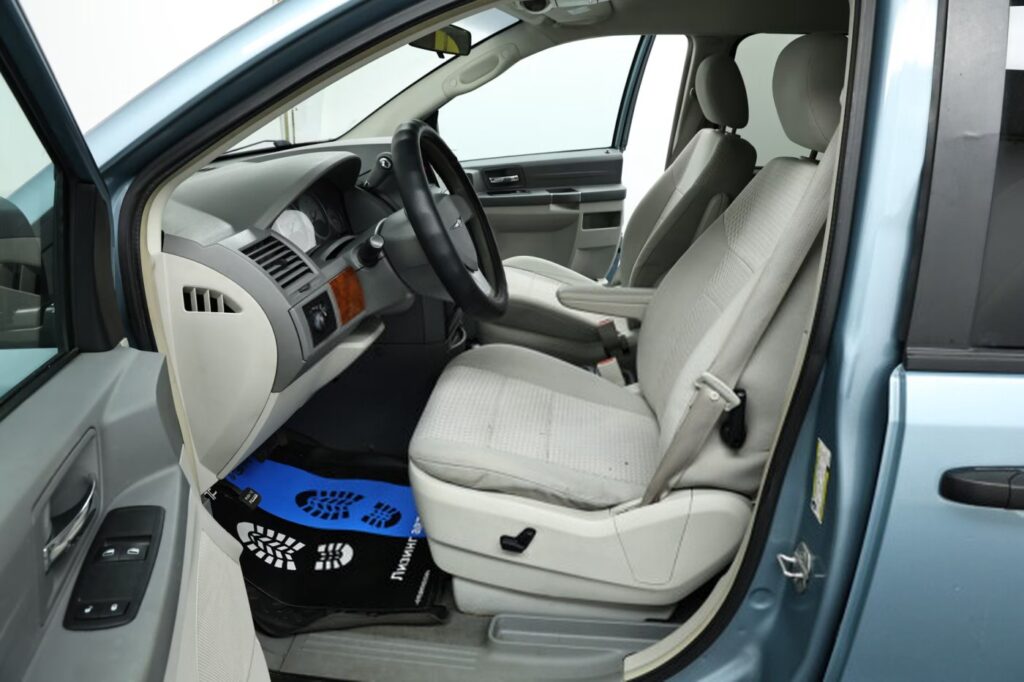 Chrysler Town and Country V
