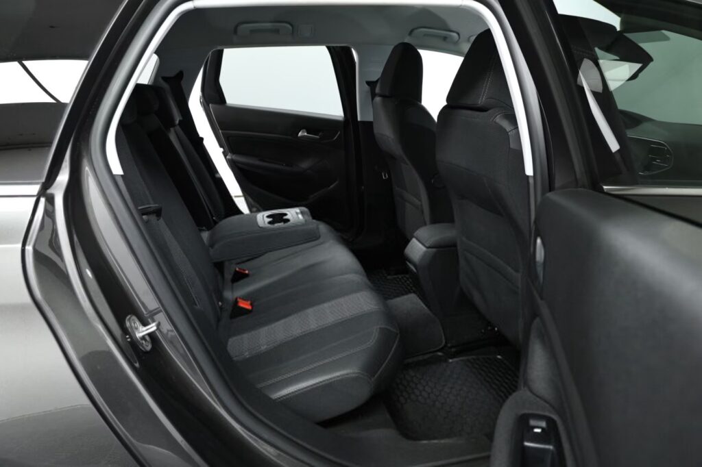 Peugeot 308 T9 · Рестайлинг