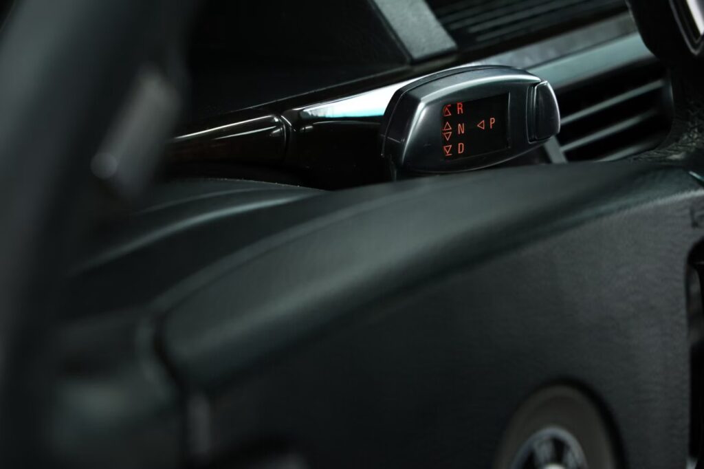 BMW 7 серия E65