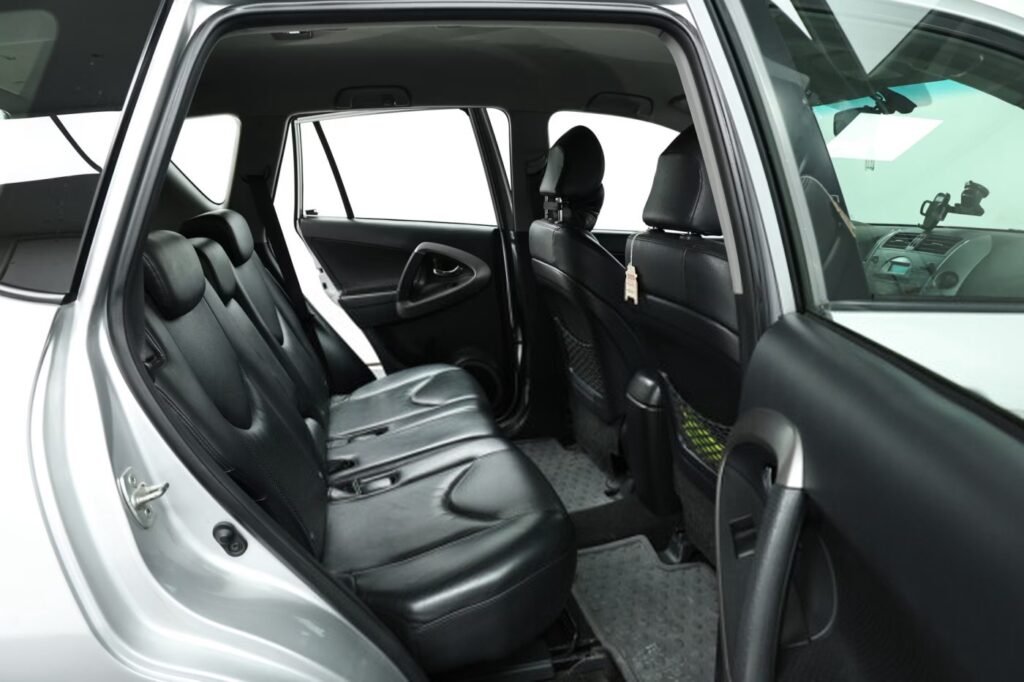 Toyota RAV4 III (XA30)