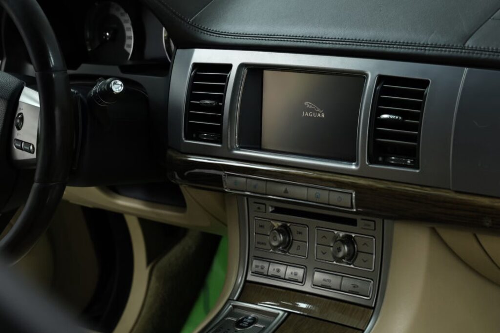 Jaguar XF X250