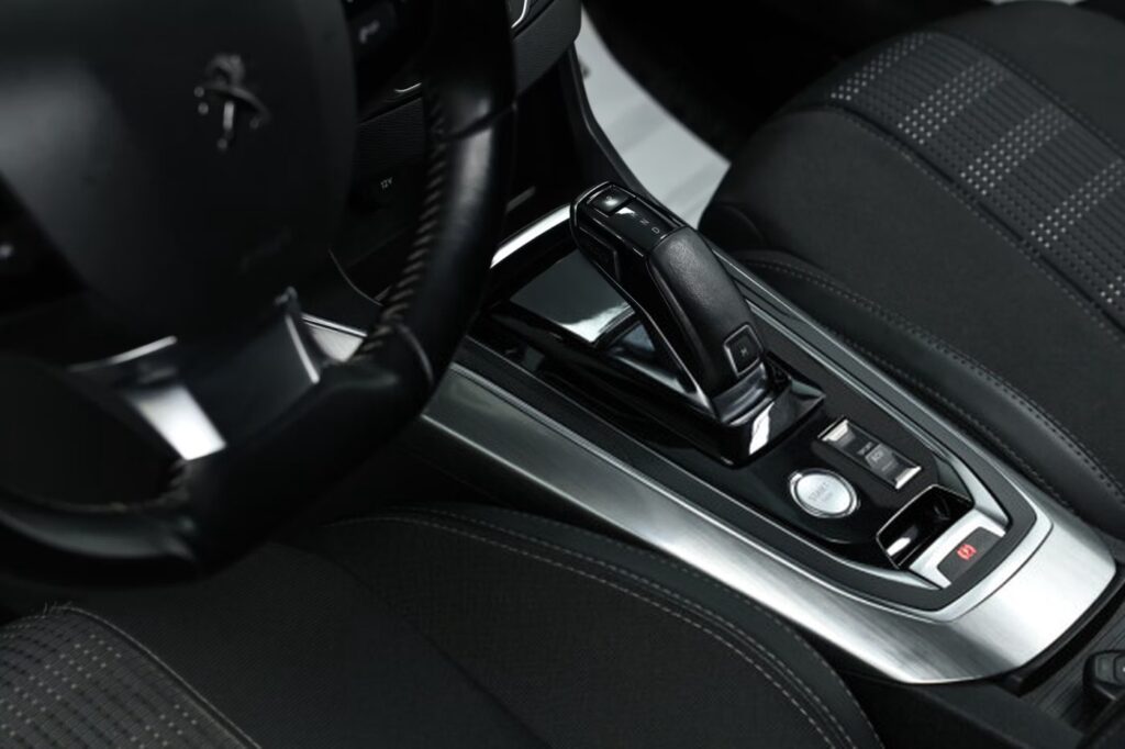 Peugeot 308 T9 · Рестайлинг
