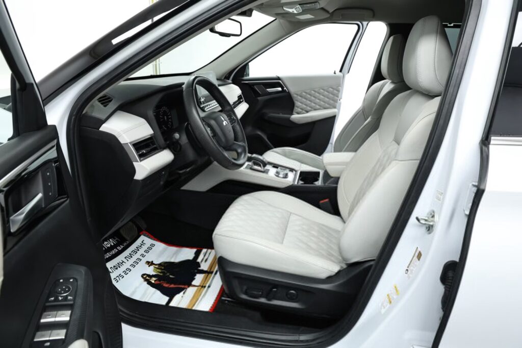 Mitsubishi Outlander IV