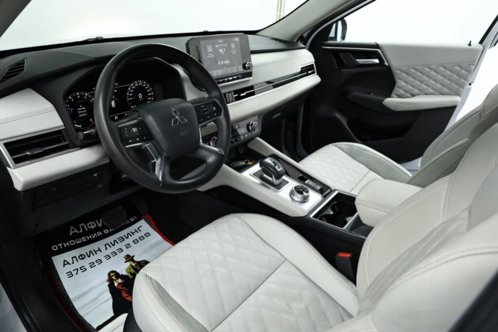 Mitsubishi Outlander IV