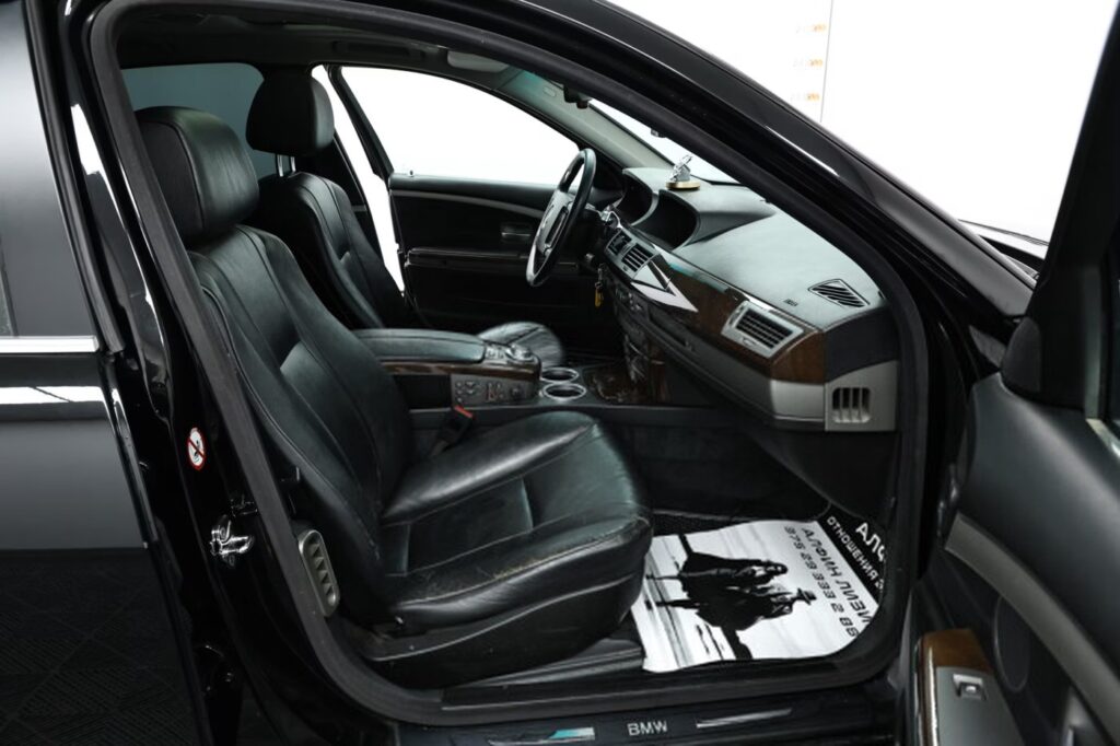 BMW 7 серия E65