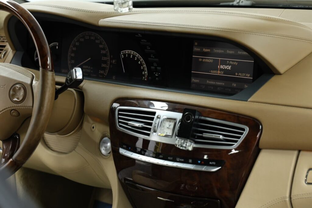 Mercedes-Benz CL C216