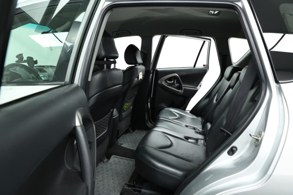 Toyota RAV4 III (XA30)