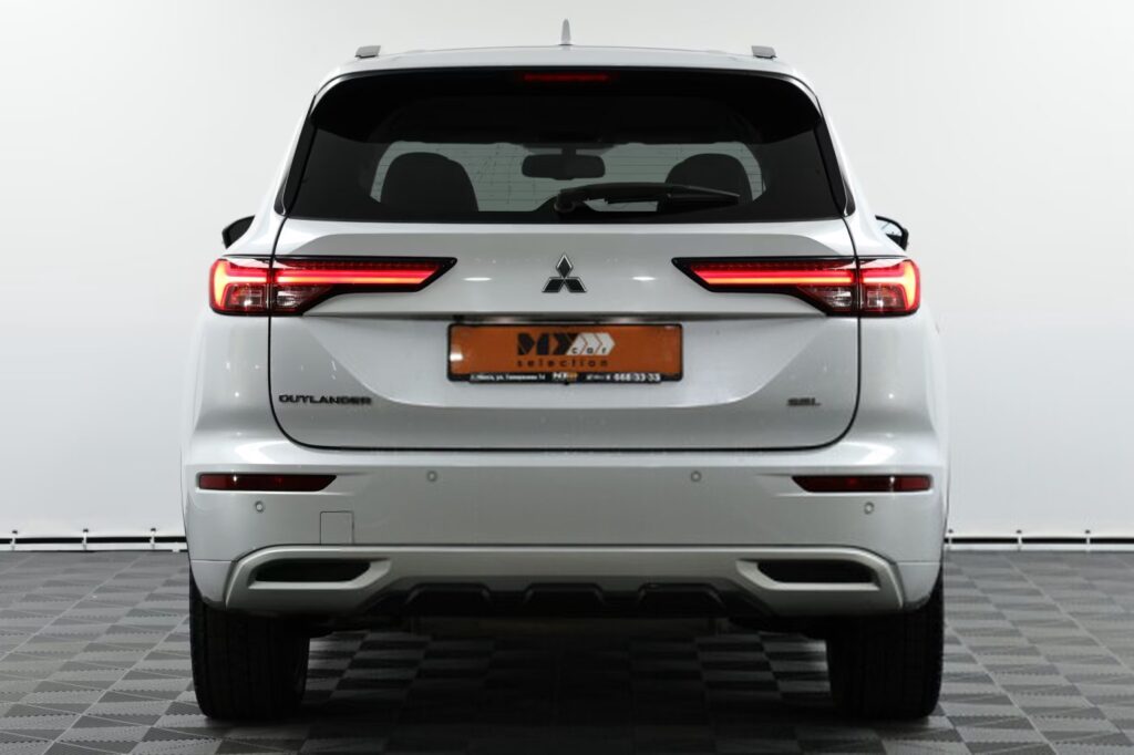 Mitsubishi Outlander IV