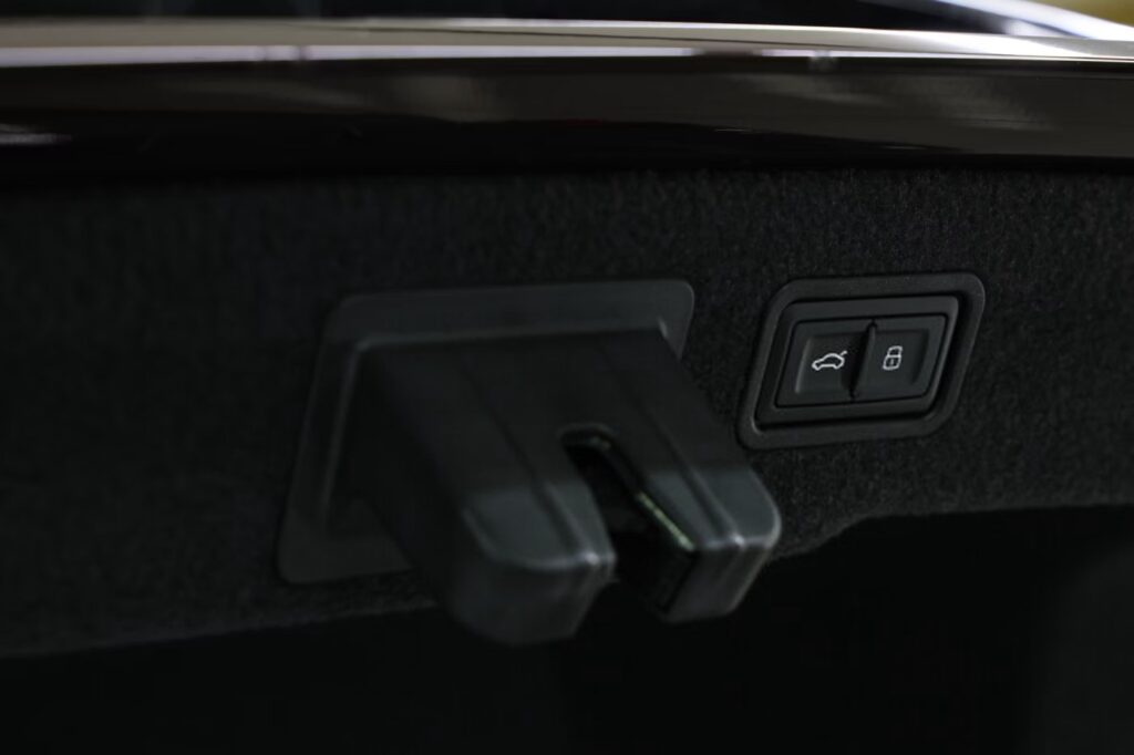 Audi A8 D5