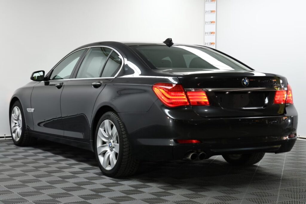 BMW 7 серия F01, F04