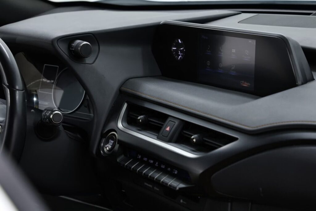 Lexus UX I