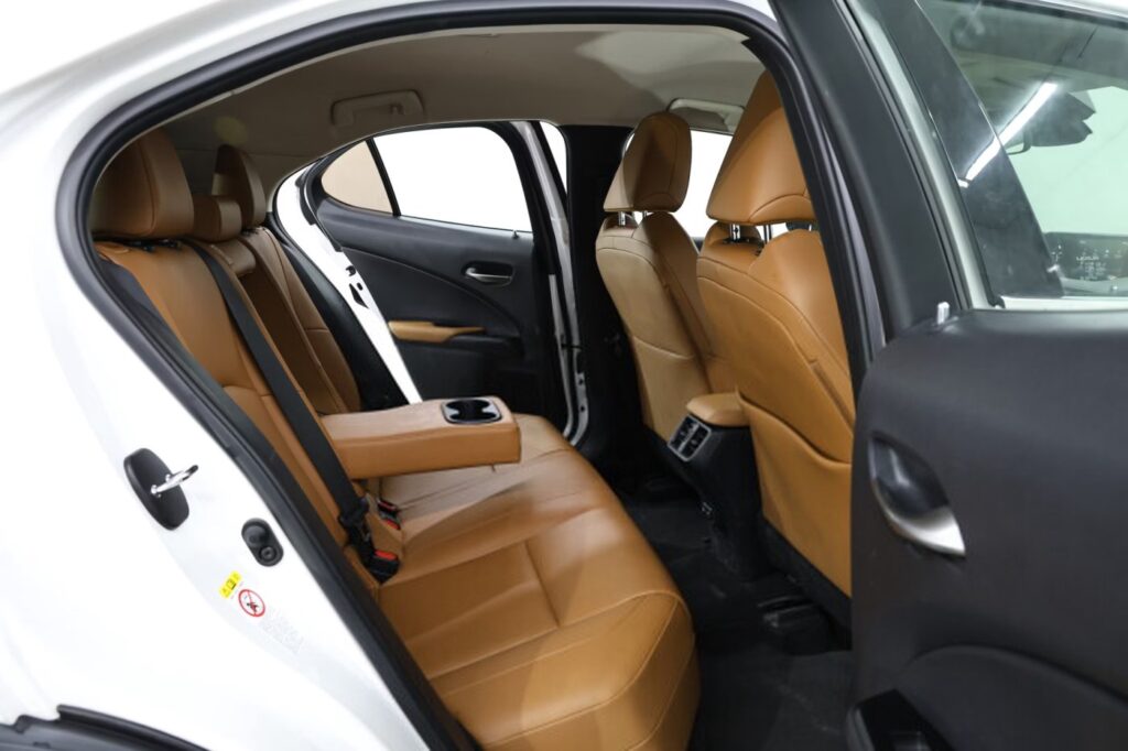 Lexus UX I