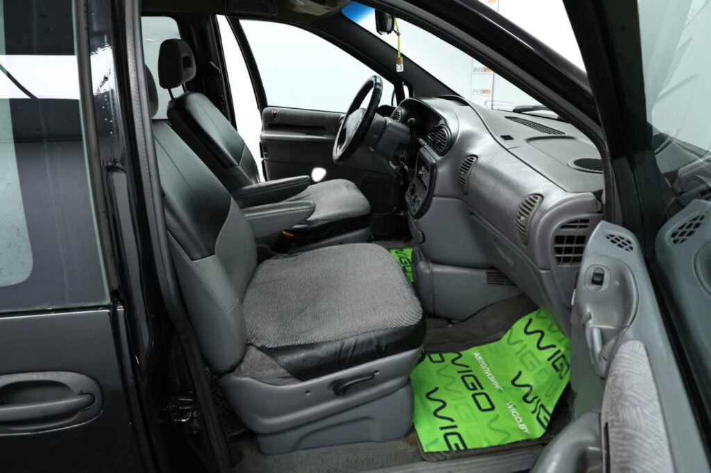 Chrysler Voyager III