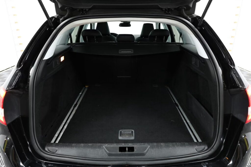 Peugeot 308 T9