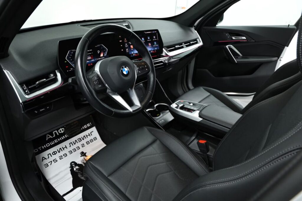 BMW X1 U11