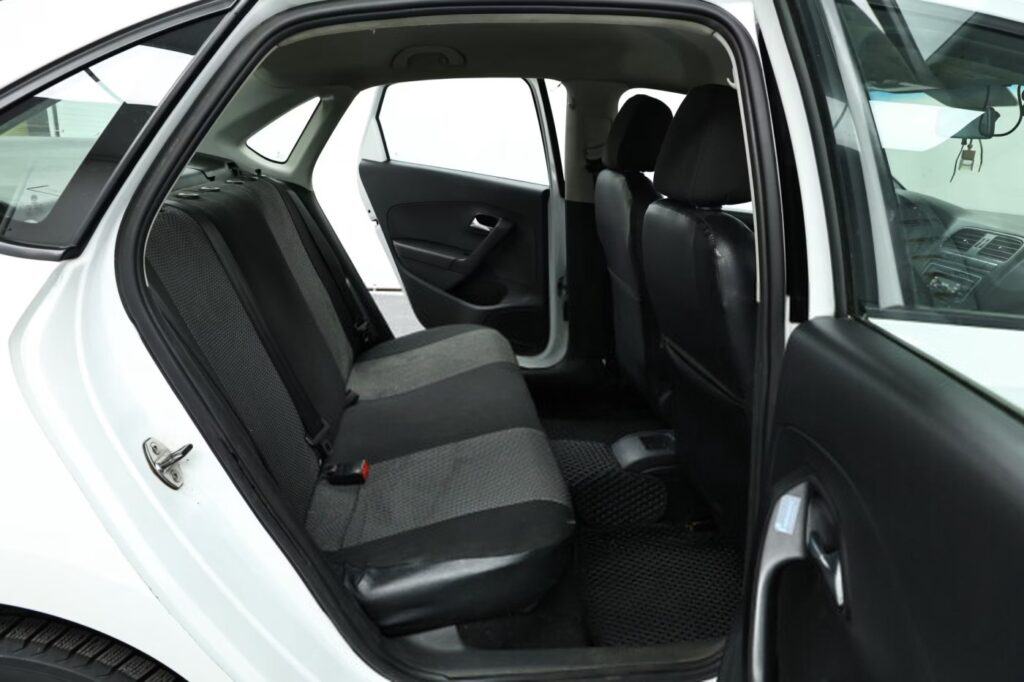 Volkswagen Polo Sedan I · Рестайлинг