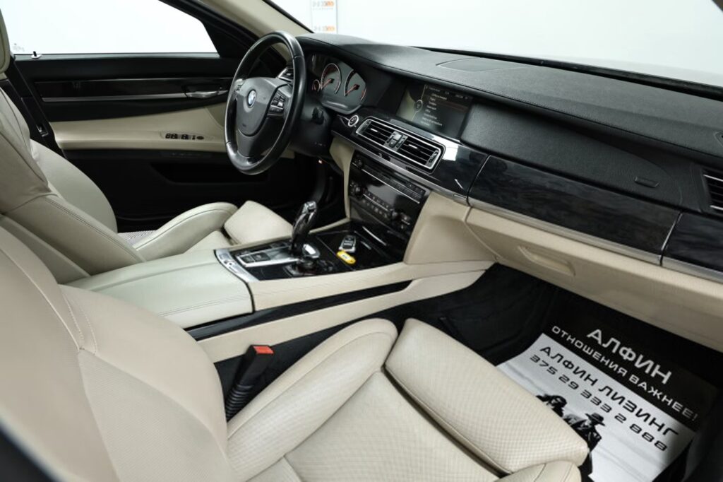 BMW 7 серия F01, F04