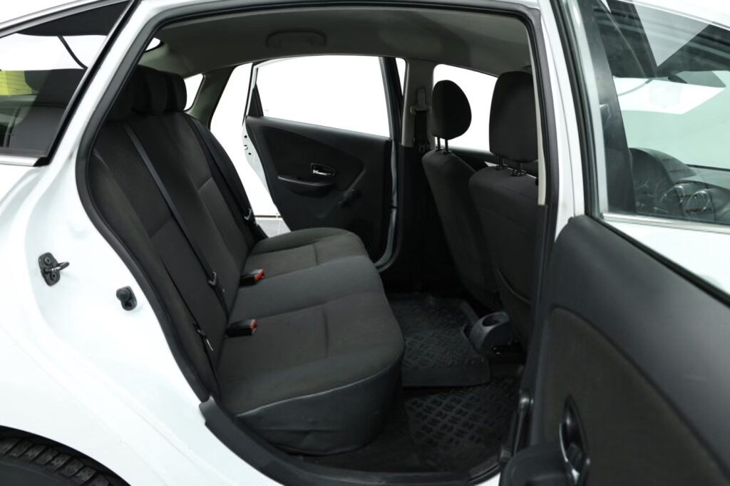 Nissan Almera III (G15)