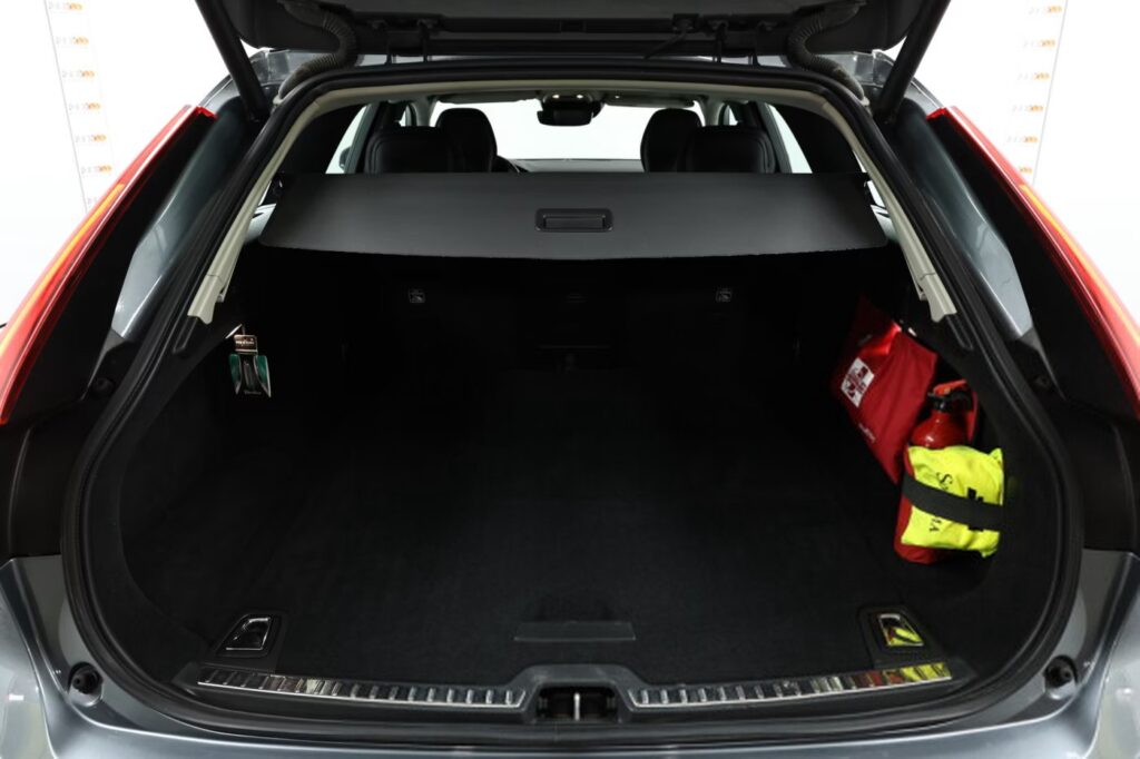 Volvo V90 II