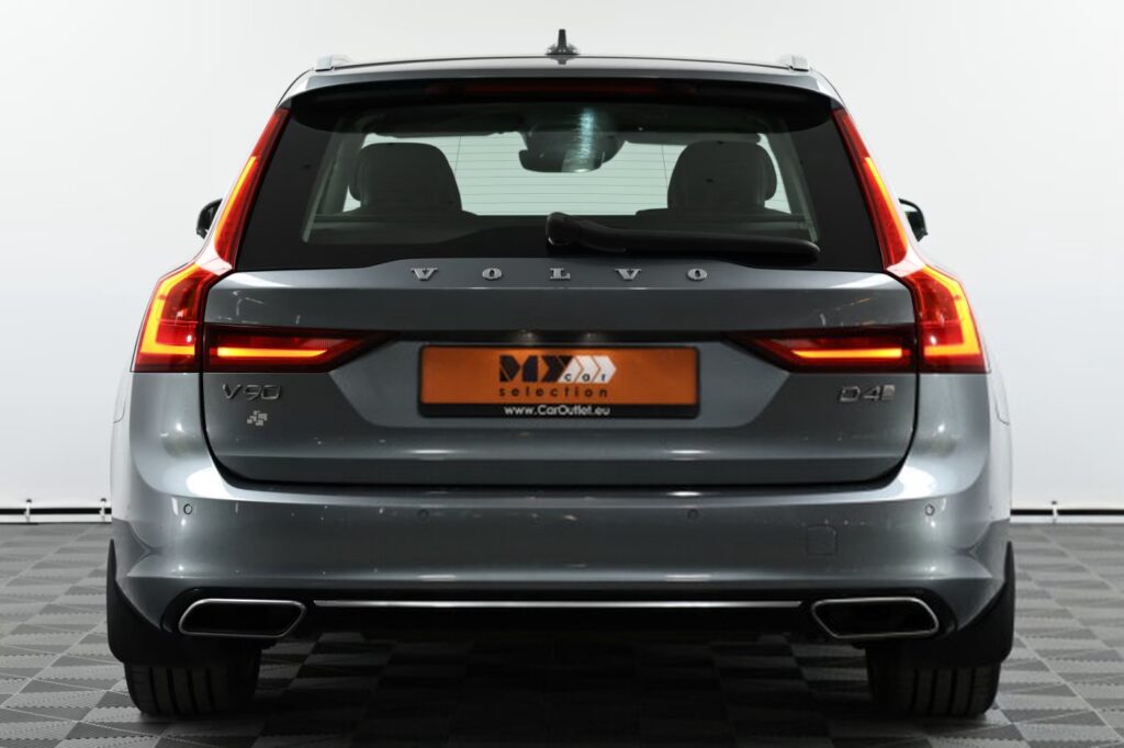 Volvo V90 II