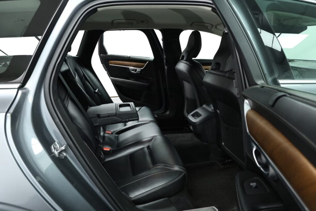 Volvo V90 II