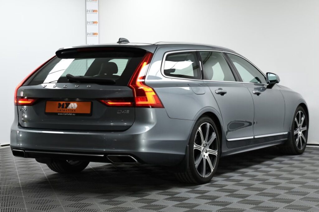 Volvo V90 II