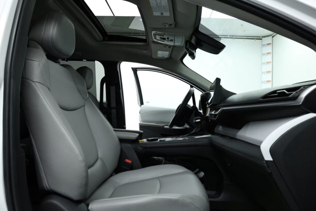 Toyota Sienna IV (XL40)