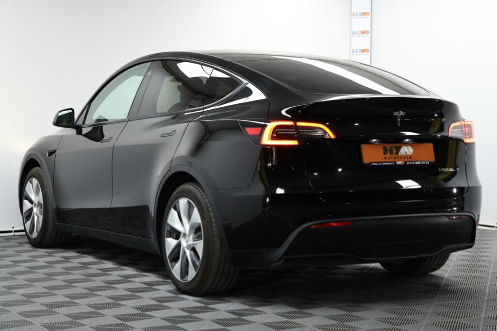 Tesla Model Y I
